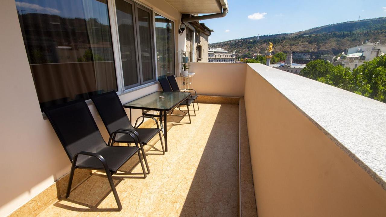 Big Terrace Apartment On Liberty Square Tbilisi Exterior photo